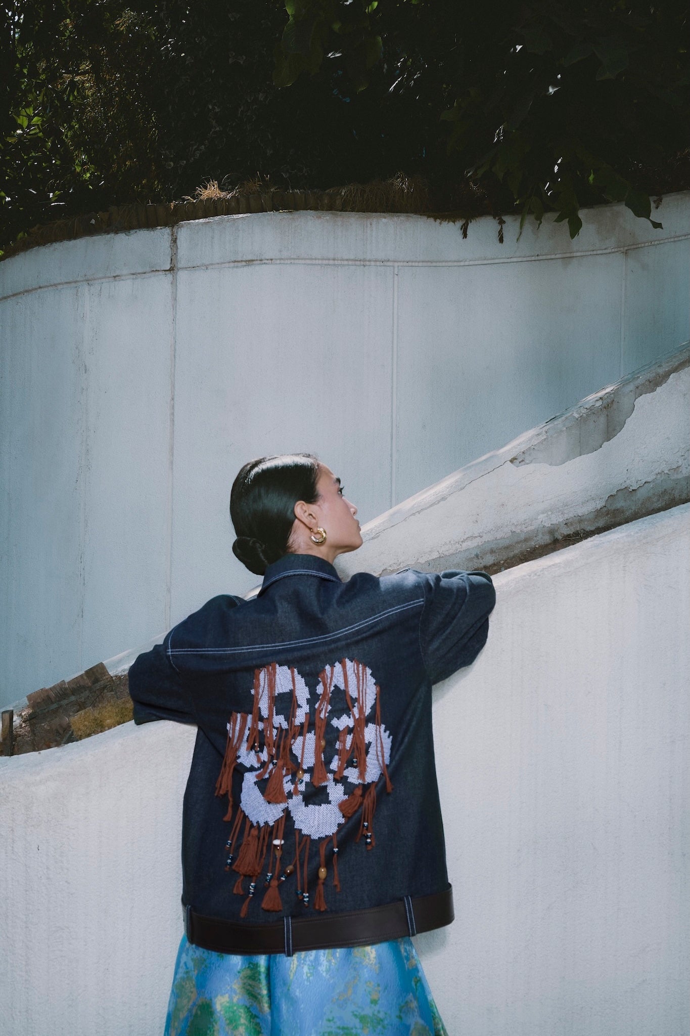 DENIM JACKET WITH FLORAL EMBROIDERY