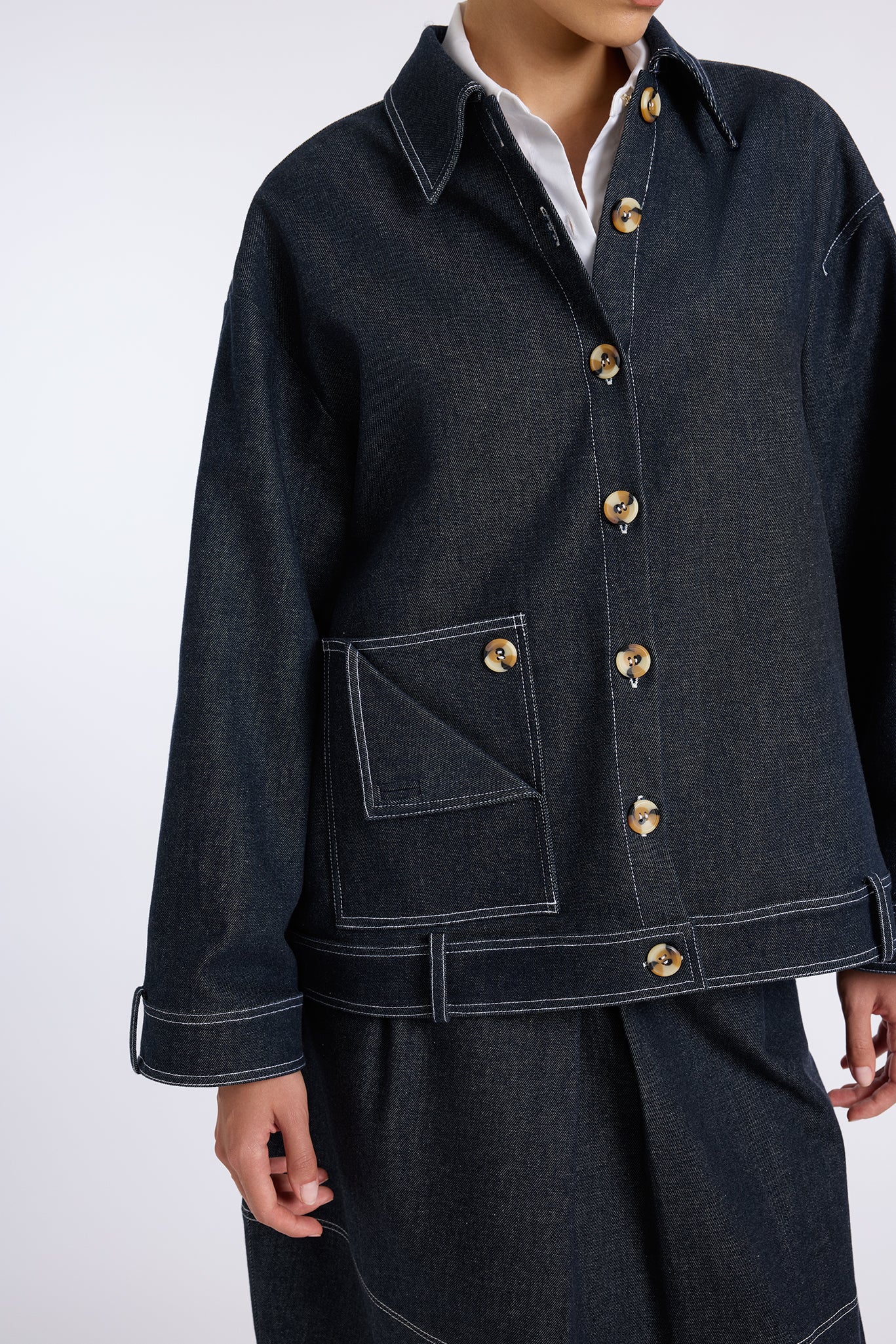 DENIM JACKET WITH FLORAL EMBROIDERY