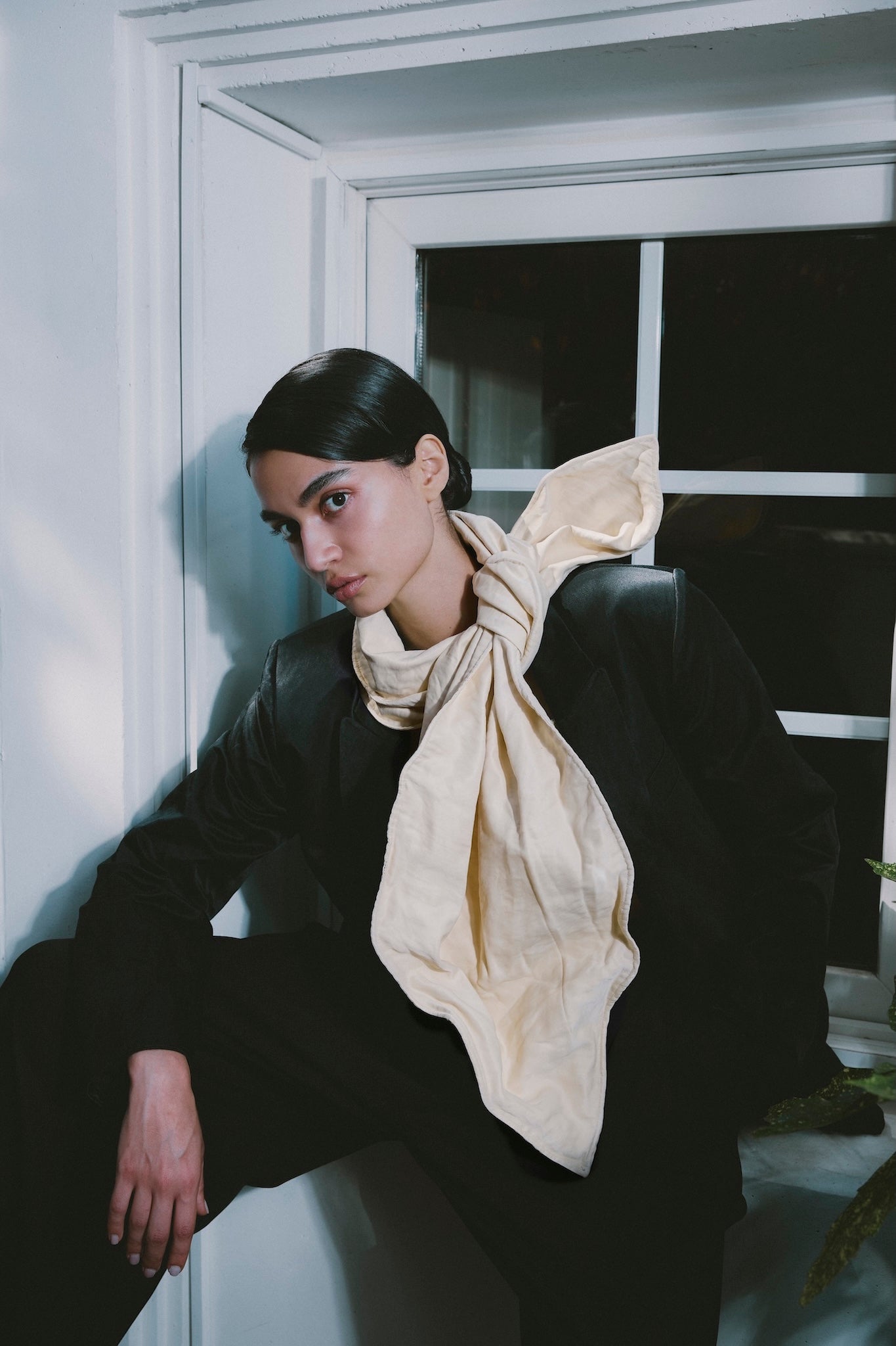 BUTTER YELLOW STRUCTURED SHAWL